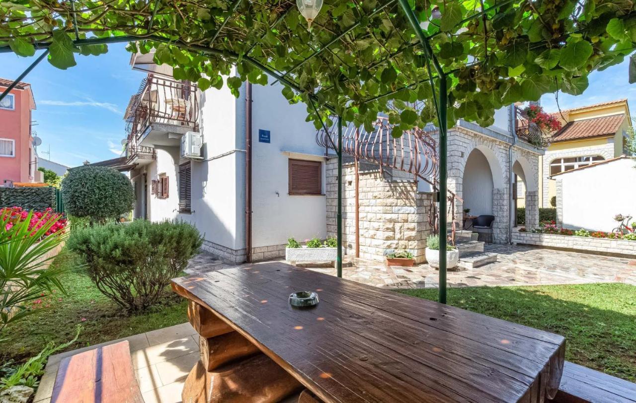 Zlata Apartment Porec Exterior photo