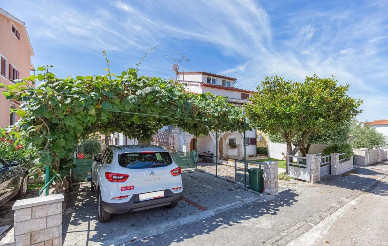 Zlata Apartment Porec Exterior photo