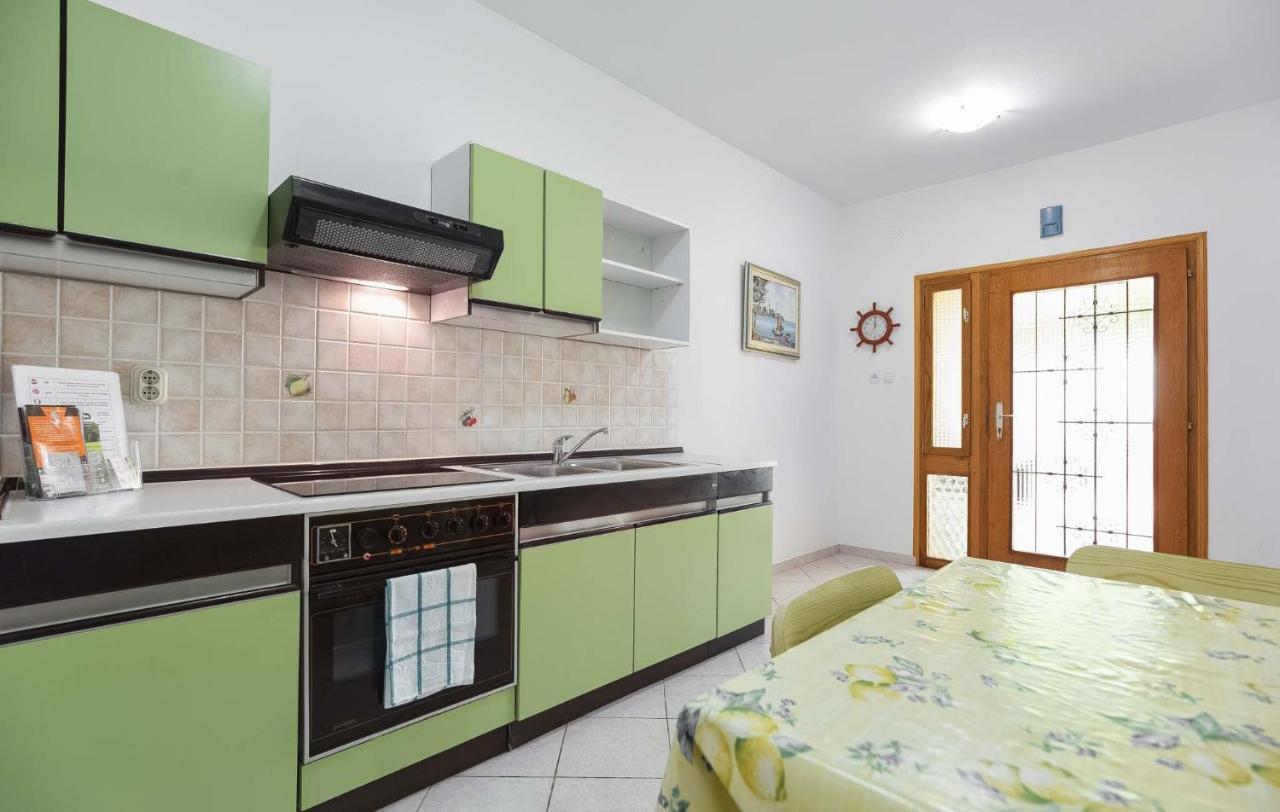 Zlata Apartment Porec Exterior photo