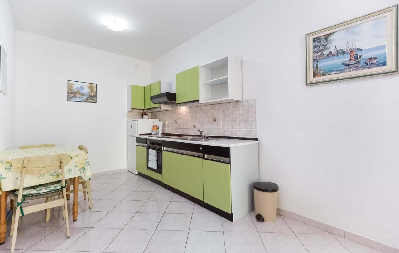 Zlata Apartment Porec Exterior photo